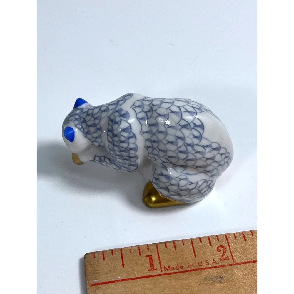 Franklin Mint Curio Cabinet Cat Collection 1988 Blue Fish Scale Design GP Accent